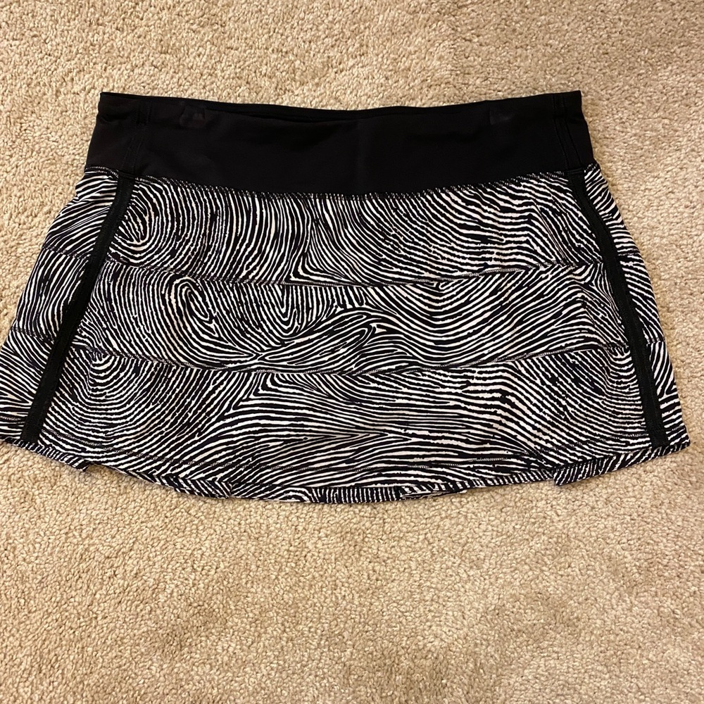 Lululemon thumbprint seawheeze skirt, sz 10